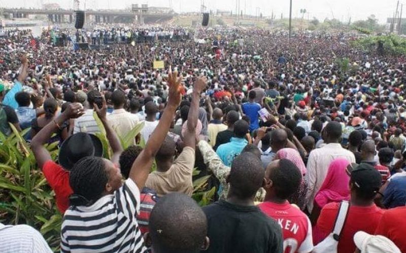 Youths barricade NGF Secretariat, demand attention on healthcare facilities