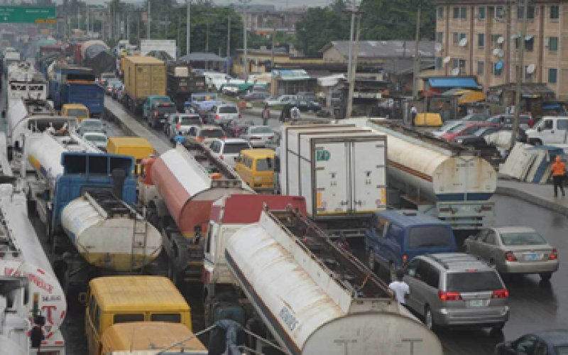 APAPA GRIDLOCK: NPA, Lagos to impound trucks without call-up slip