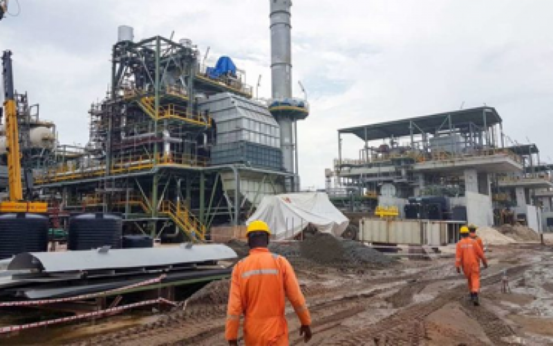 UPDATED: FG to sell oil in Naira to $15bn-Dangote Refinery