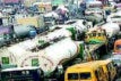 Gridlock: Mayhem on Oshodi-Apapa expressway as Lagos team mulls military backup for enforcement