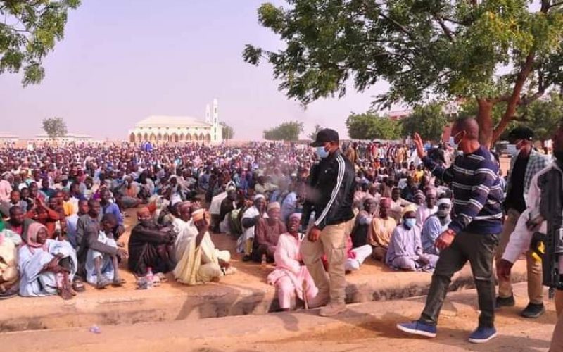 Zulum visits Dikwa, shares N115m, food to 34,000 