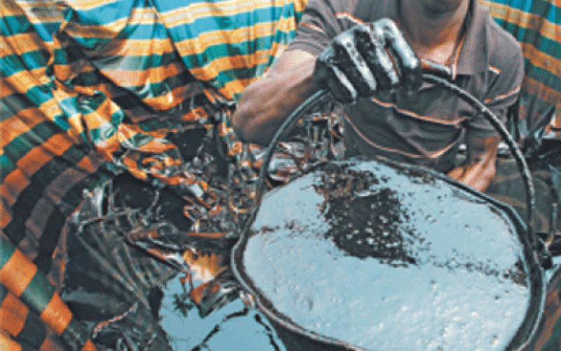 Nigeria losing 0.2m barrels of oil daily to theft, vandalism