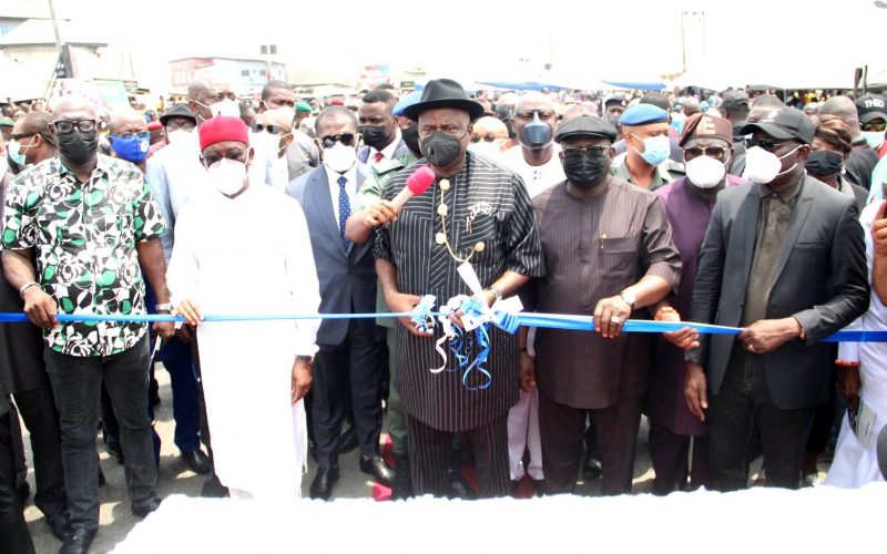 Delta: Diri inaugurates road, school projects