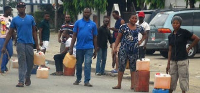 Petrol: Roadside sellers still in business in Abuja