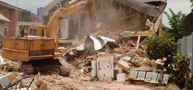 Right of way: FG demolishes shanties, illegal structures along Oshodi-Apapa expressway