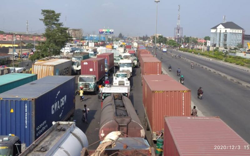 Gridlock: Apapa LG urges FG to complete rail project