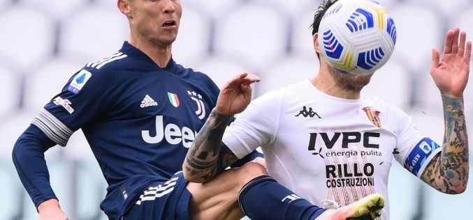 Juventus title hopes rocked by Benevento defeat