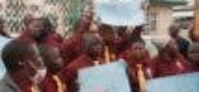Protest: Oyo legislative workers shut Assembly indefinitely, insist on financial autonomy