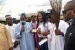 Nkeweshe, his wife, supporters dump PDP for APC in Delta 