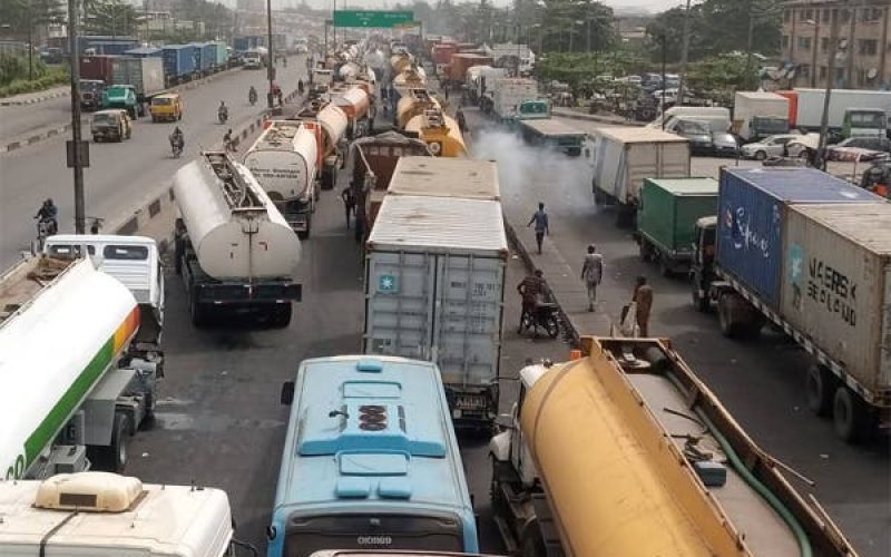 Apapa Traffic: NUPENG, NARTO give conditions, Customs helpless, as Sanwo-Olu seeks military intervention
