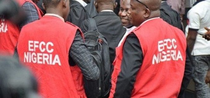 EFCC arrests 34 suspected internet fraudsters in Ibadan, Lagos