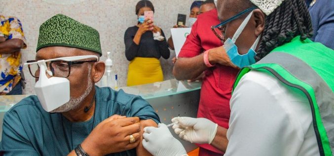 COVID-19: Akeredolu takes first jab, advises Nigerians to shun unfounded rumour about vaccine