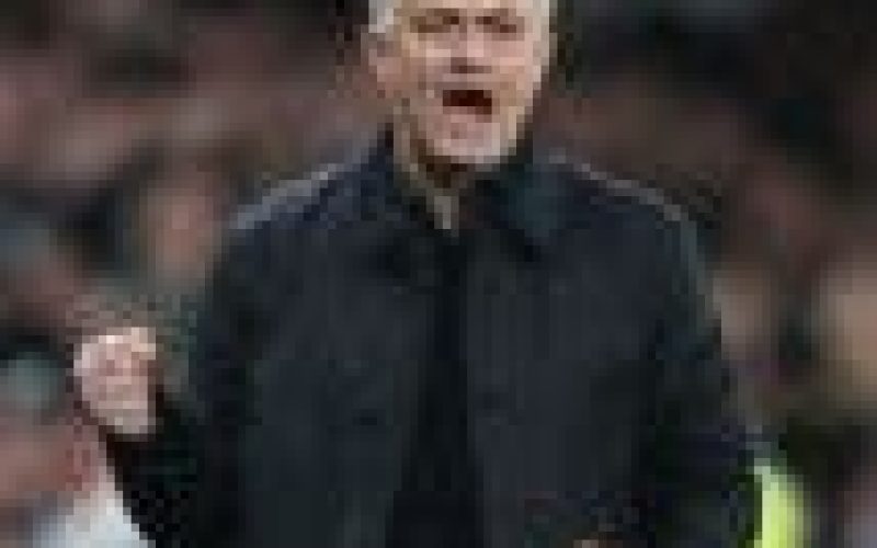 Mourinho:  I want to deliver a trophy for Tottenham