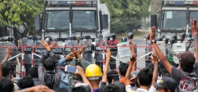 Breaking: Many killed as police shoot live rounds at protesters in Myanmar