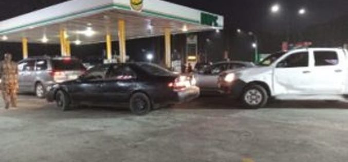 Happening Now: Motorists besiege Abuja stations as petrol sells for N212/litre