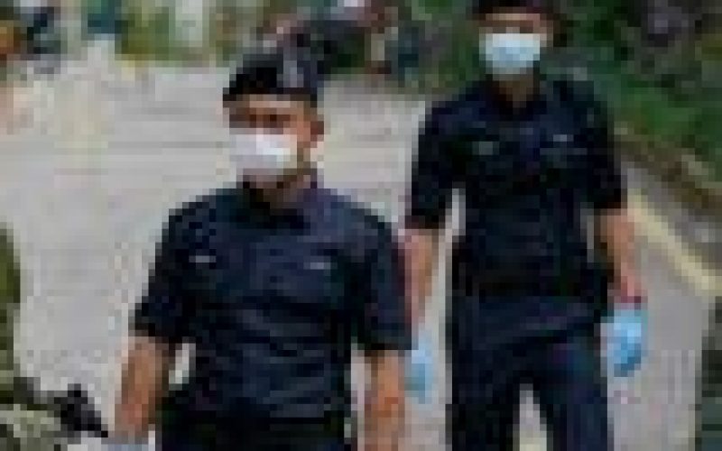 Get COVID-19 jab or leave the force, Malaysian I-G warns officers