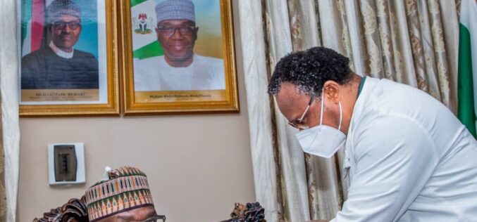 KWARA: Gov Abdulrazaq, Dep gov, frontline workers receive COVID-19 vaccine