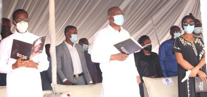 Tears, eulogies as Okowa, Otuaro, Oborevwori, lawmakers, others bid Owhefere farewell 