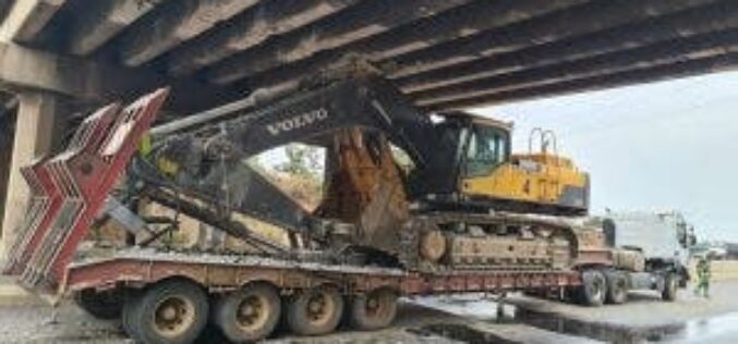 Trailer damages 3 flyover bridges on Lagos -Ibadan expressway