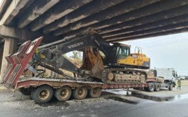 Trailer damages 3 flyover bridges on Lagos -Ibadan expressway
