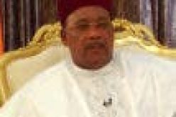 Niger’s outgoing president wins coveted Mo Ibrahim prize