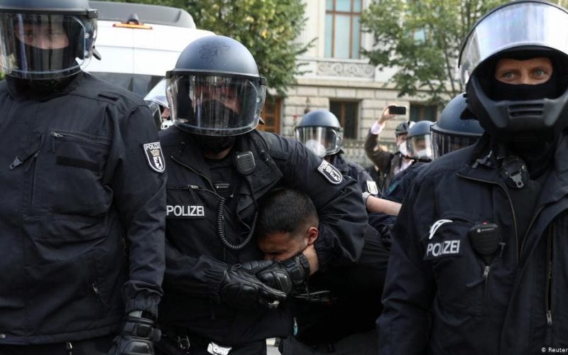 German Federal Intelligence Agency watching anti-lockdown radicals