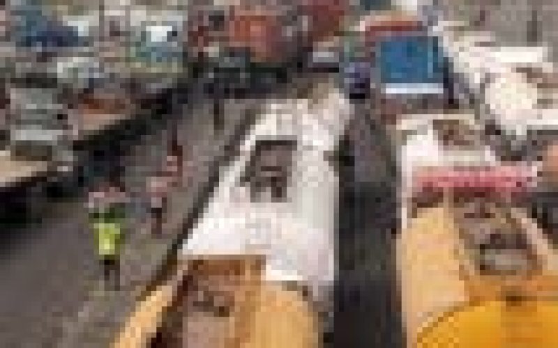 Gridlock: Sanwo-Olu looks on as trucks take over Apapa 