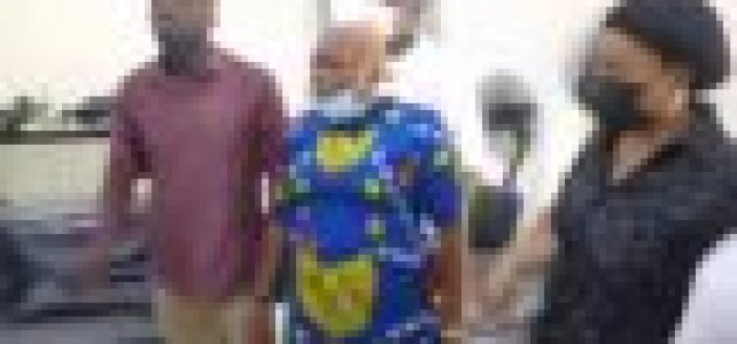 VIDEO: Emotions, chants as civil society group pay condolence visit to Joe Odumakin