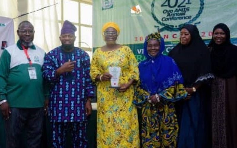 Be above teachers in knowledge acquisition, Don tasks school proprietors