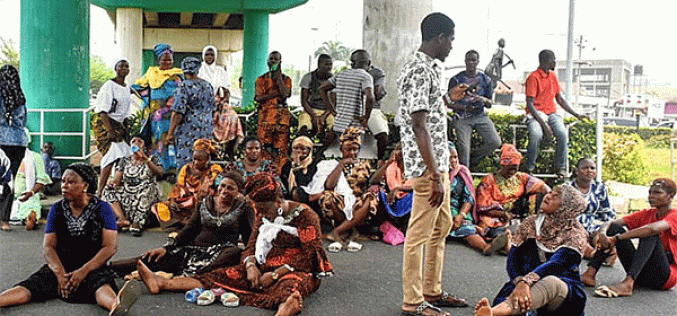 PICTORIAL: Protest grounds Ibadan, as Customs break into Bodija rice traders’ shops