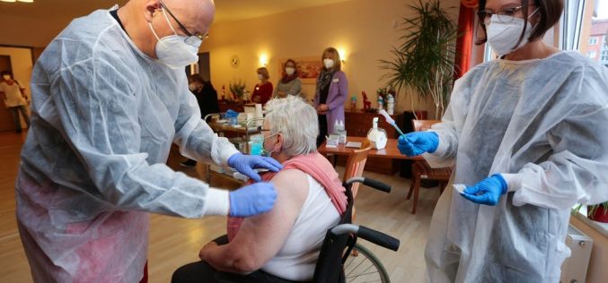 British scientists warn COVID-19 cases will rise despite vaccine