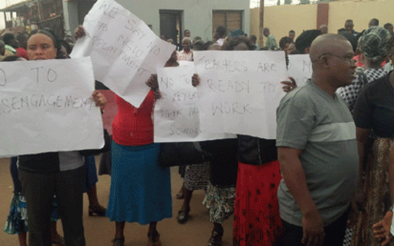 Rivers teachers protest non-payment of 5 years salaries, block Govt House
