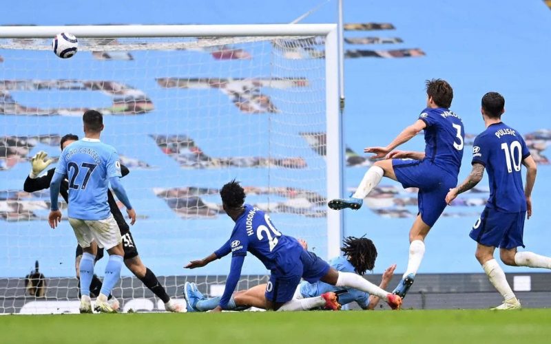 Chelsea beat Man City to extend wait for Premier League champions