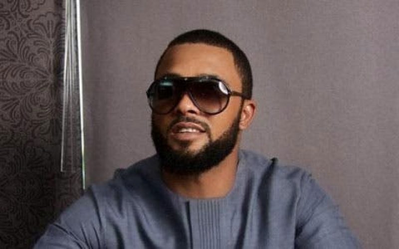 Blogger apologises over story on politician