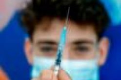 India logs 400,000 virus cases with vaccine campaign also overwhelmed