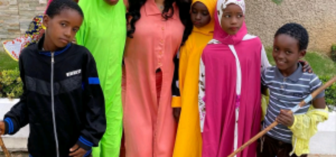Eid-el Fitr: Tonto Dikeh foundation feeds 2,000 Muslim children