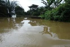 Motor boy escapes death as truck plunges into river