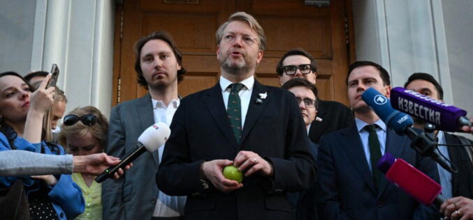 Russia blocks only anti-war party from elections