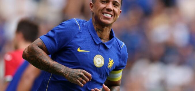 Man City chase Fernandez, Arsenal eye Alvarez on deadline day