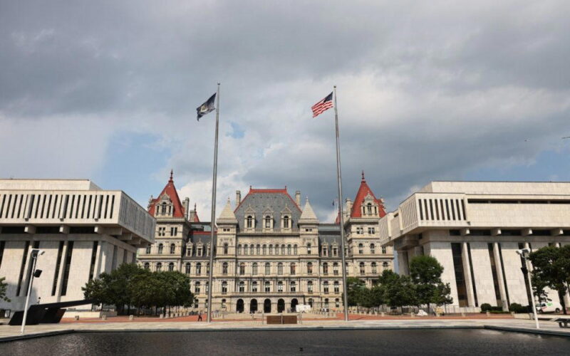 US charges woman with plot to blow up New York State Capitol