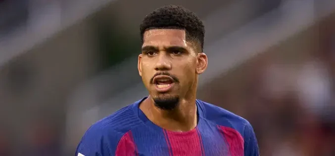 Barcelona’s Araujo completes loan move to Liverpool