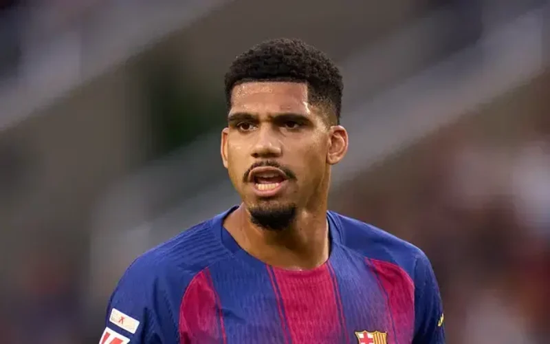 Barcelona’s Araujo completes loan move to Liverpool