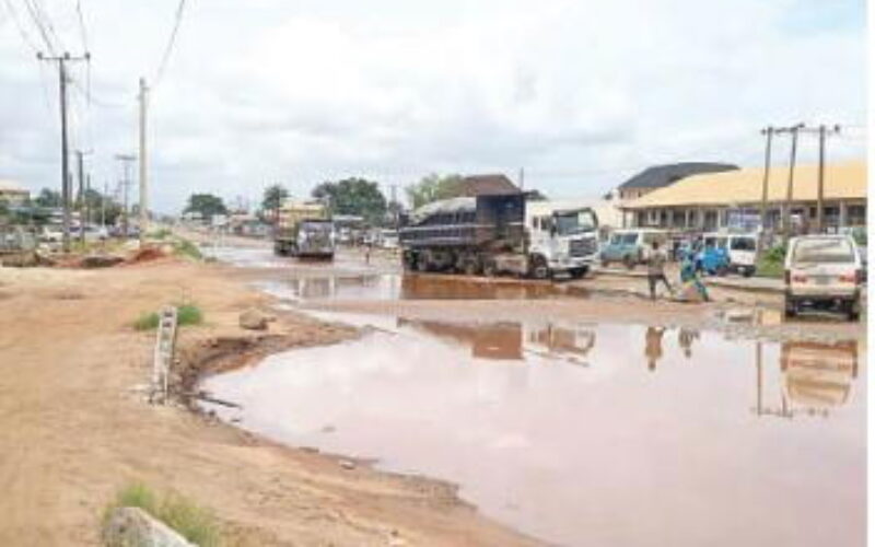 2km of Chaos: How Asaba-Onitsha Expressway punishes road users, businesses
