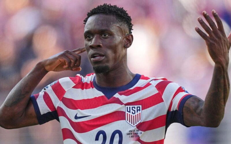 Everton bid for US striker Balogun after World Cup controversy