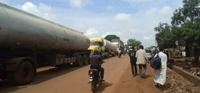 Insecurity: Protesters block Mokwa-Bida highway over persistent banditry