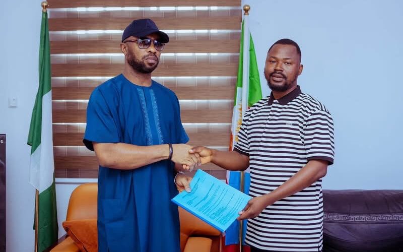 Aniocha South LGA Chairman, Chukwunwike hosts Delta Social Media Summit Team