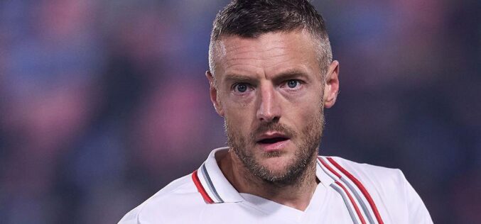 Jamie Vardy joins Burnley on season-long deal