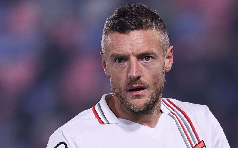 Jamie Vardy joins Burnley on season-long deal
