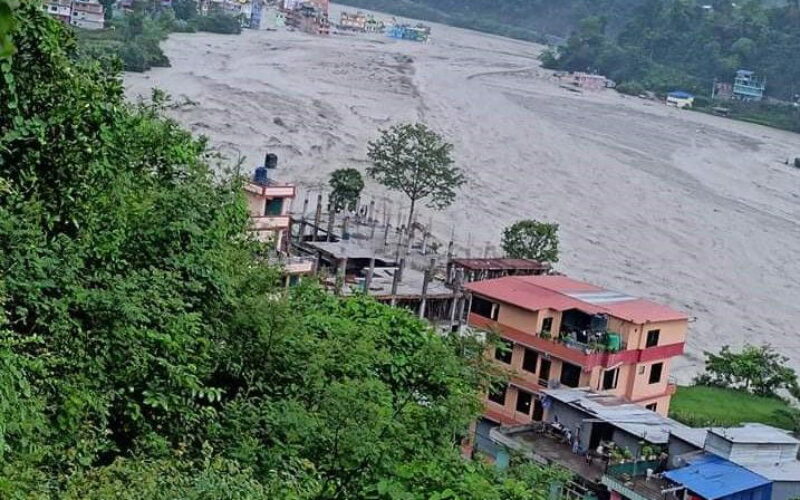 Deadly floods hit Nepal-Tibet border, 384 tourists missing