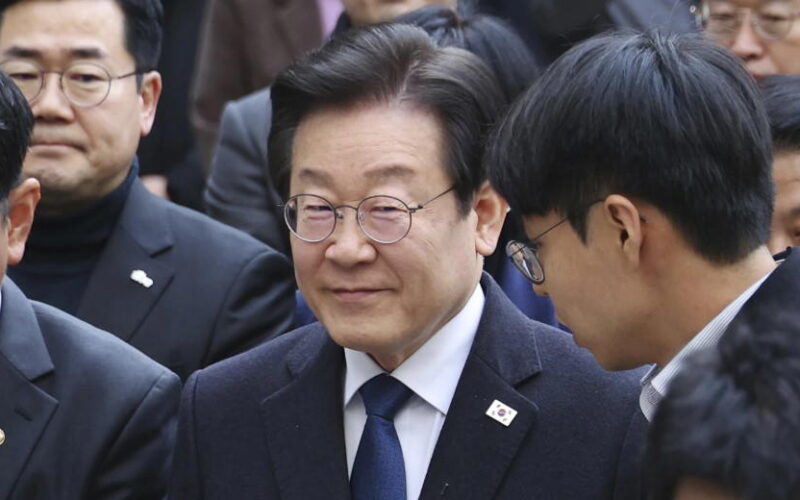 S’Korea president proposes talks with North to formally end Korean War
